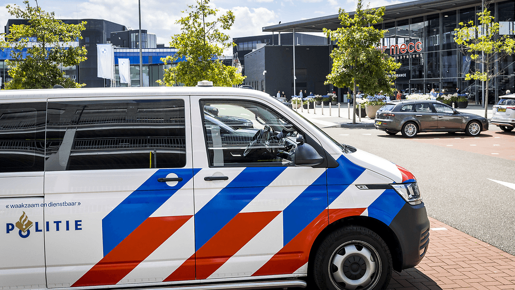 Alankomaiden Groningenissa poliisi otti kiinni miehen, jolla oli astetta erikoisempi ajokortti. Kuvituskuva.