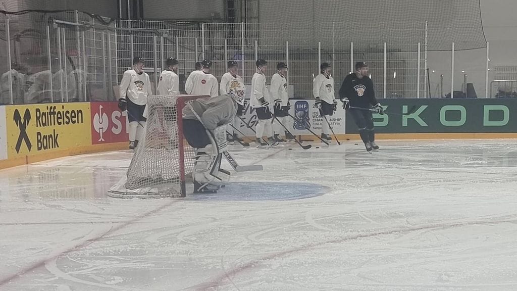 Leijonat palasi keskiviikon Ranska-voiton jälkeen täysilukuisena helatorstain harjoituksiin.