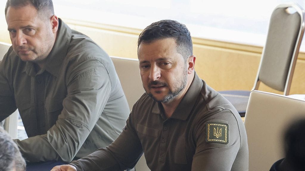 Presidentti Zelenskyi kokouksessa Italian pääministerin Giorgia Melonin kanssa G7-kokouksessa 20.5.