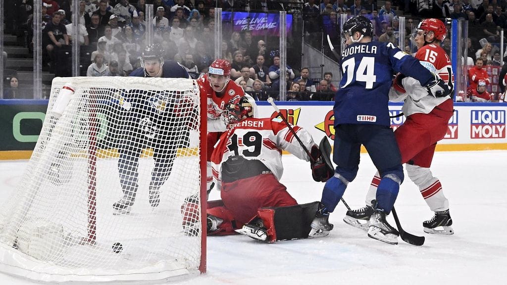 Ville Pokka ohjasi Suomen kolmannen maalin Tanskaa vastaan ja teki uransa ensimmäisen MM-kisaosuman.