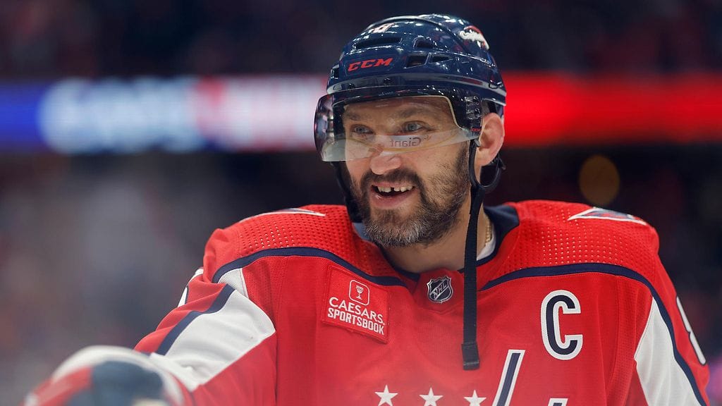 Aleksandr Ovetshkinia on kritisoitu yhteyksistään Vladimir Putiniin.