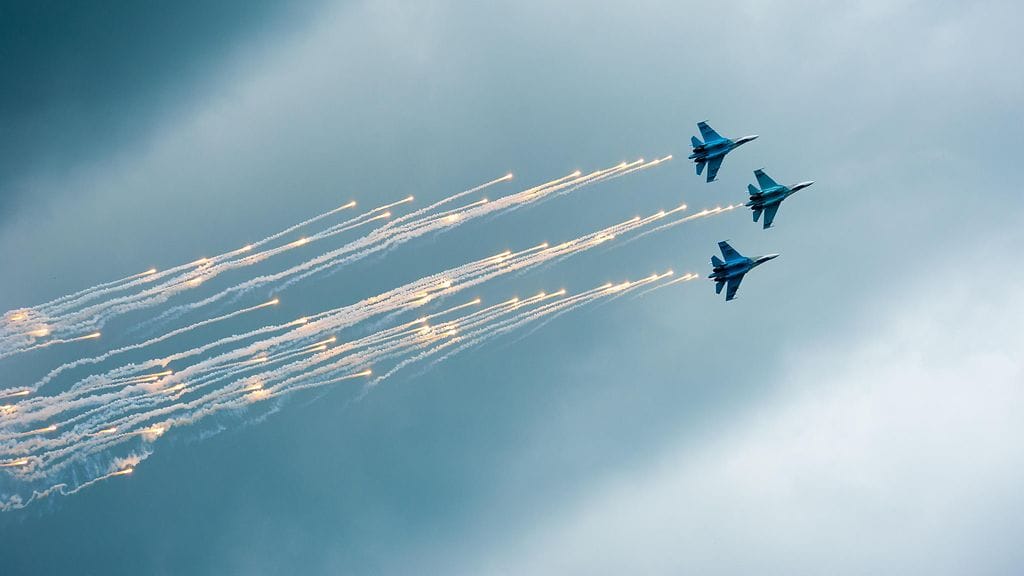 Venäläisiä Suhoi Su-27 -hävittäjiä vuonna 2014. Kuvituskuva.