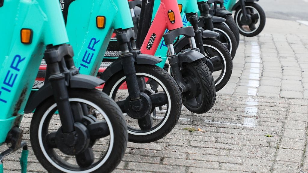 Tilastokeskuksen mukaan Suomessa on menehtynyt kaksi alle 15-vuotiasta sähköpotkulautailijaa tänä vuonna.