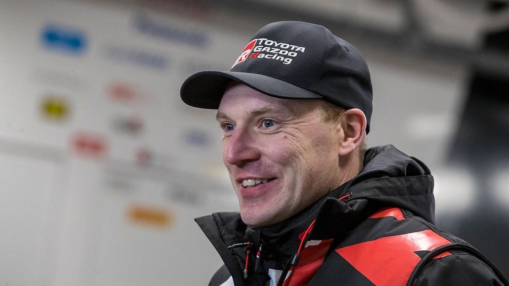 Jari-Matti Latvala kisaa Jyväskylässä.