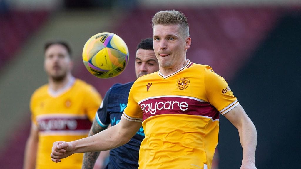 Juhani Ojala tähyää Suomeen.