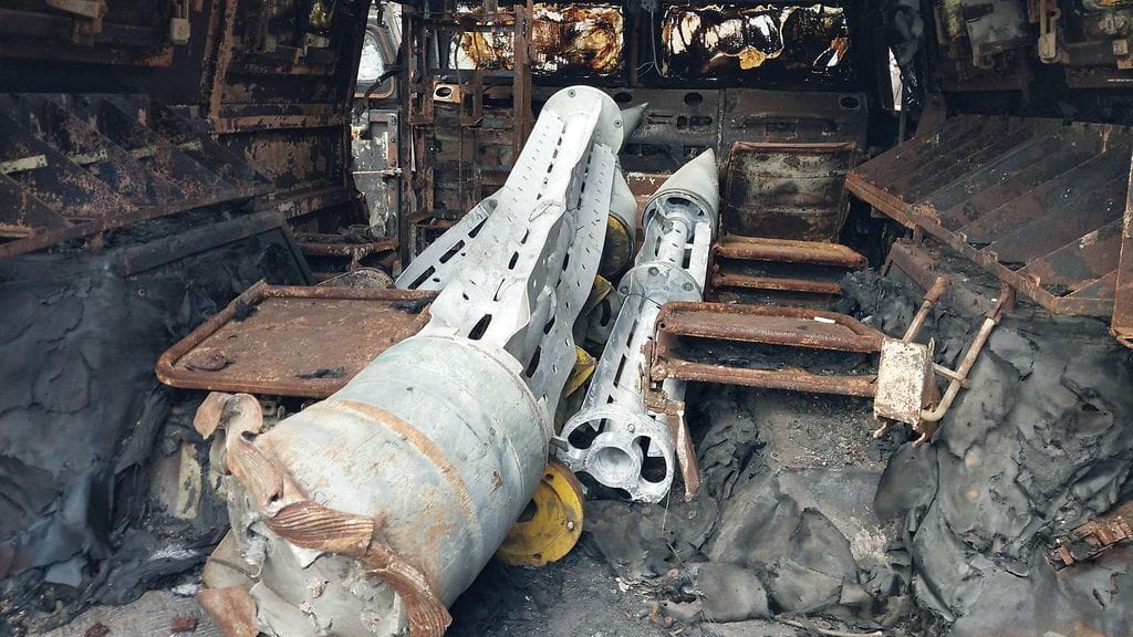 AOP Rypälepommi rypäleammus Cluster bomb