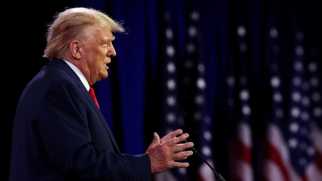 Donald Trumpin puolustuksen mukaan hänelle kuuluu syytesuoja, sillä hän oli vuoden 2020 vaalitappion aikaan presidentti.