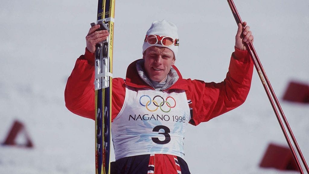 Björn Dählie juhli 50 kilometrin kisan olympiavoittoa Naganossa vuonna 1998.