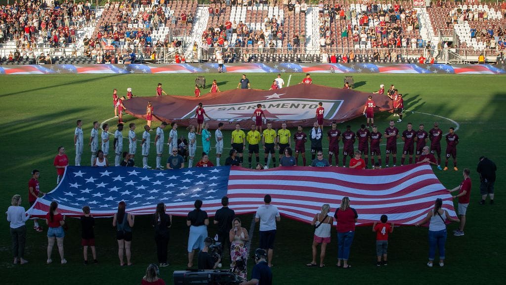 Sacramenton nuori tähti ottaa aikaisen askeleen ammattikentille.