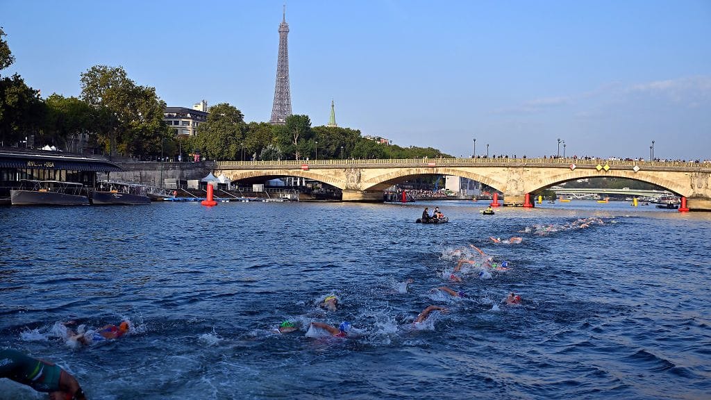 Seine-joessa kisattiin perjantaina miesten triathlonissa, mutta sunnuntaina vesi ei vastannut enää terveysviranomaisten suosituksia.