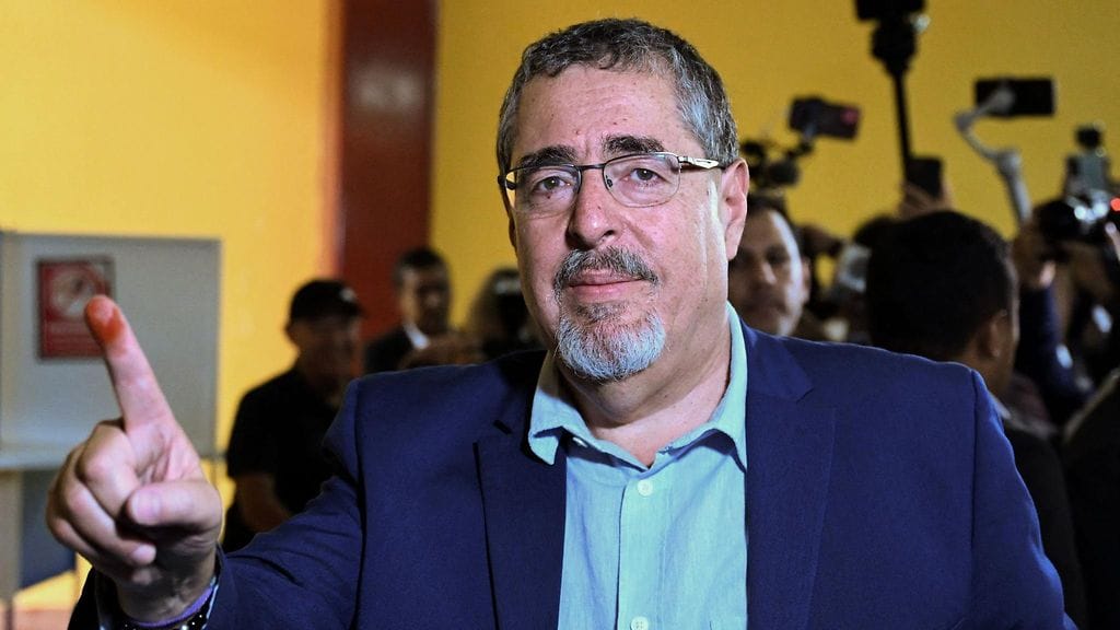 Bernardo Arevalo sai yli 58 prosenttia äänistä Guatemalan presidentinvaaleissa.
