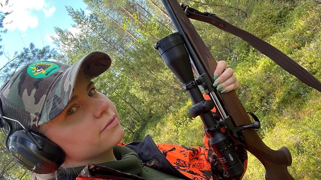 Kansanedustaja Jenna Simula on tunnettu metsästysharrastuksestaan.