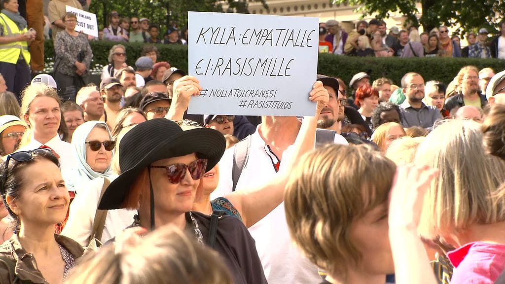 Rasismi nollatoleranssi-mielenosoitus heinäkuussa 2023.