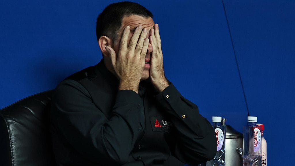 Peli ei kulkenut, mutta Ronnie O'Sullivan eteni ihmeellisellä tavalla välieriin Shanghai Mastersissa.