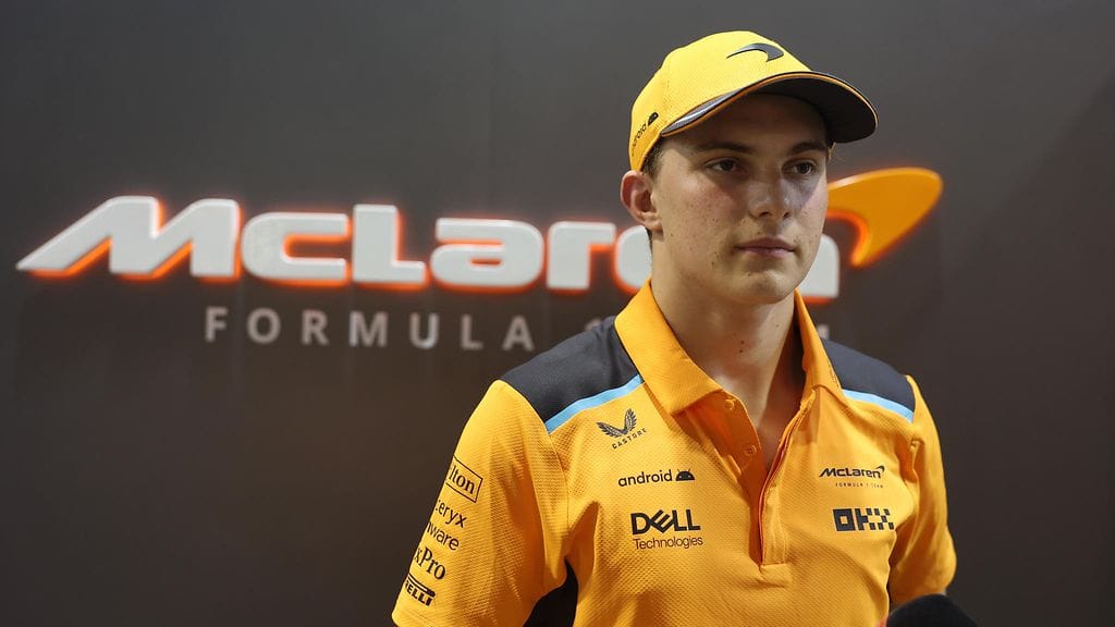 Oscar Piastri, 22, jatkaa McLarenilla pitkällä sopimuksella.