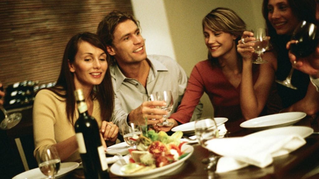 Älä poistu pöydästä yksin, jos ruoka jää kurkkuusi.