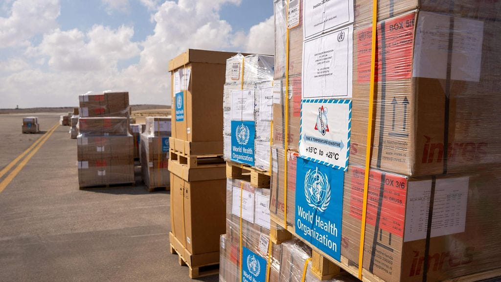 Aputarvikkeet odottavat pääsyään Gazaan.