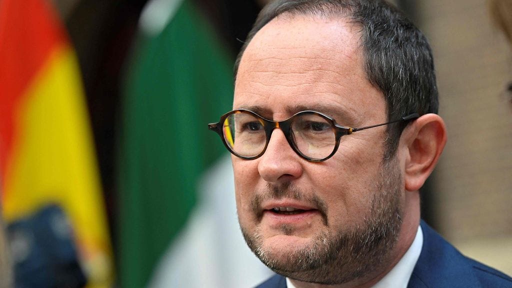 Van Quickenborne ilmoitti erostaan perjantaina.