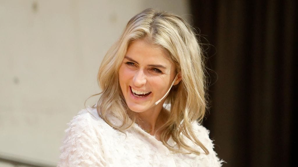 Paluu kihelmöi Therese Johaugia.