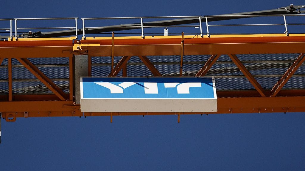 Koko vuoden osalta YIT:n oikaistu liikevoitto laski 41 miljoonaan euroon edellisvuoden 110 miljoonasta eurosta.