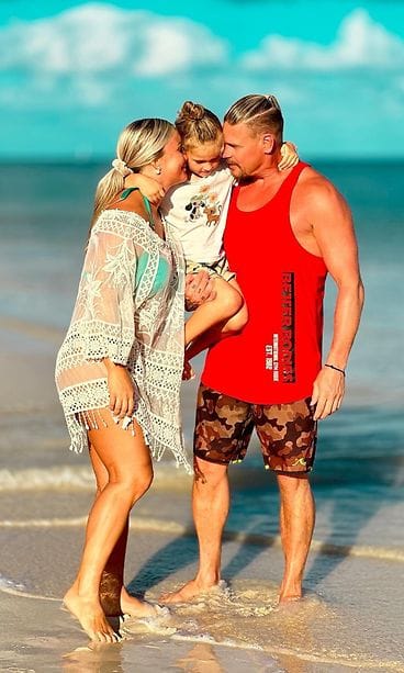 Aki Manninen ja Rita ja Donna