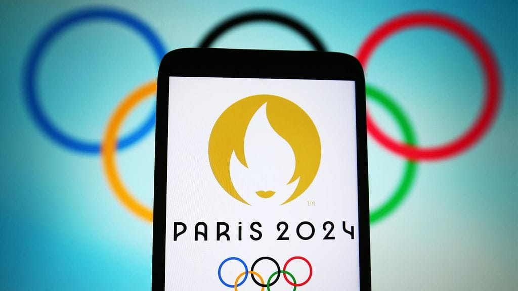 Ylen Panu Pokkinen vielä sanoo, että ohjelma oli tiivis ja päivän ohjelmaa oli keskimäärin kello 9–22 välillä.