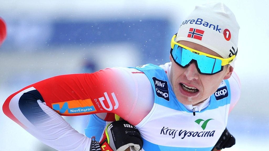 Simen Hegstad Krüger joutuu vetäytymään Tour de Skiltä.