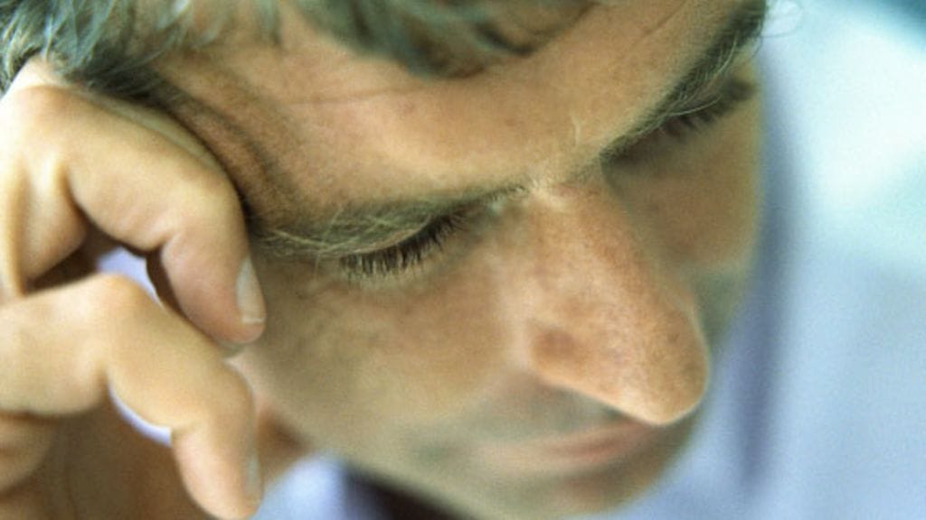 Afasia on vaikeuttanut Ilmon kykyä keskustella muiden ihmisten kanssa. Kuvituskuva. Kuvan henkilö ei liity juttuun.