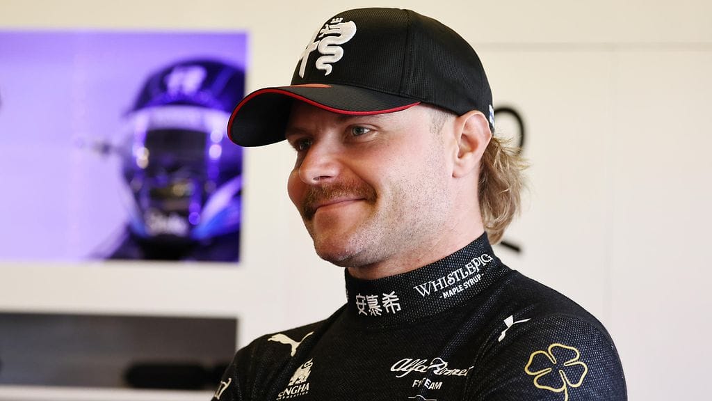 F1-tähti Valtteri Bottaksen kasvot koristavat nikotiinipusseja valmistavan yrityksen tuotteita.