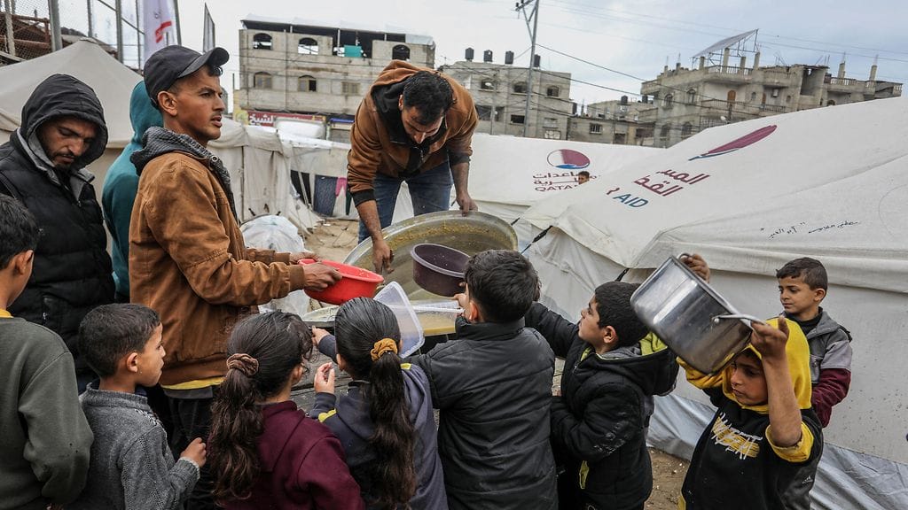 Gazassa kärsitään nälästä ja puhtaan veden puutteesta