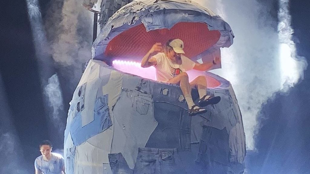 Windows95man kuoriutumassa farkkumunasta