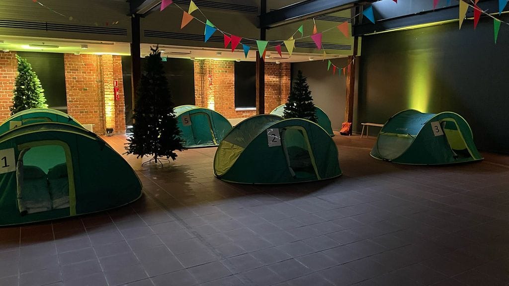 0403 telttailua sisätiloissa1