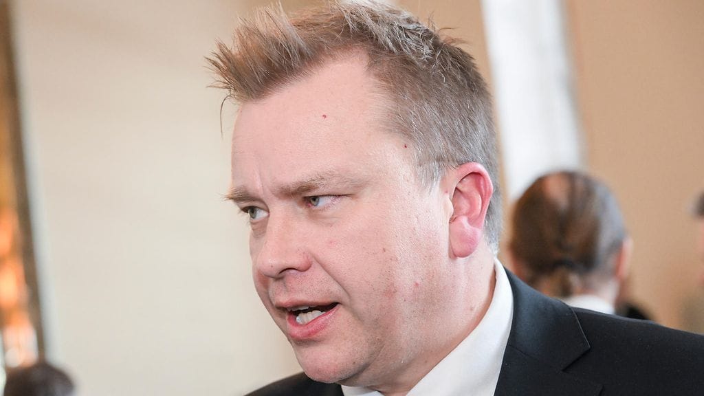 Antti Kaikkonen haluaa nostaa sodan ajan joukkojen vahvuuden 330 000 sotilaaseen.