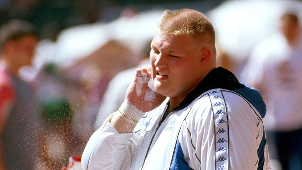 Mika Halvarin hirmuinen hallitulos 22,09 on nyt miesten kuulan virallinen Suomen ennätys.