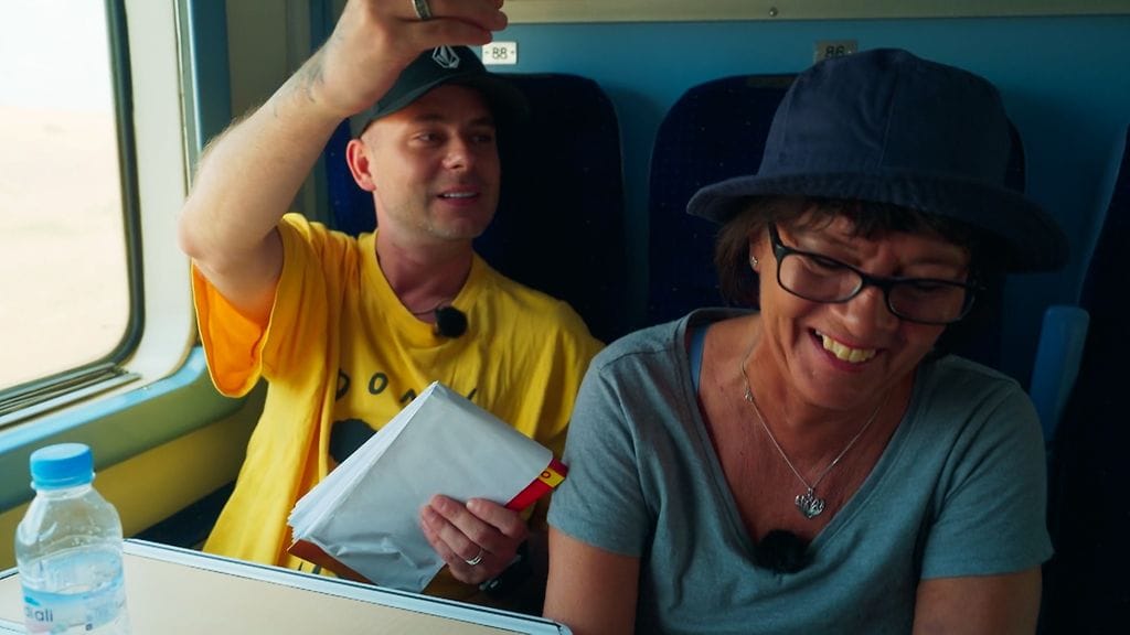 Race Across the World Suomi Outi Mykkänen Niko Saarinen eps 1