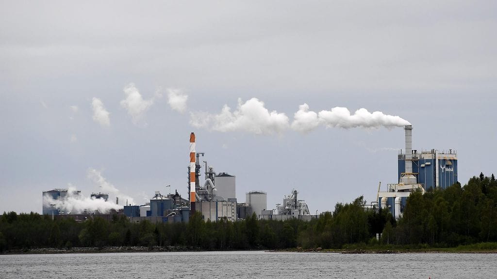 Metsä Boardin Kemin-kartonkitehtaalla on noin 10–12 viikon tuotantokatkos viime torstaina tapahtuneen kaasuräjähdyksen takia, yhtiö kertoo.