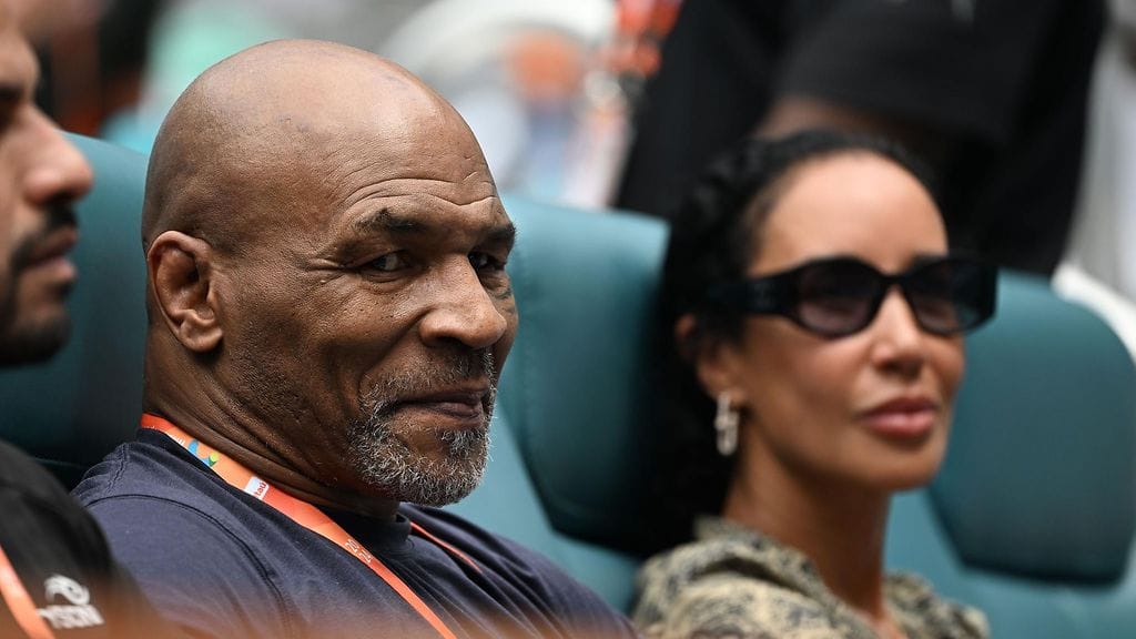 Mike Tyson lanseerasi korvakarkit.