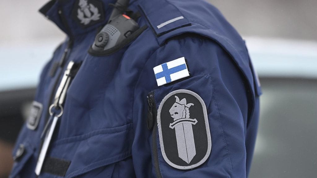 Poliisi on aiemmin kertonut, että epäilty ja uhrit kuuluivat samaan perheeseen