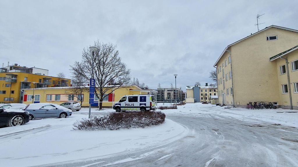 Poliisi ei esitutkinnallisiin syihin vedoten toistaiseksi kommentoi, oliko Vantaan kouluampujalla käyttämättömiä patruunoita hallussaan kiinniotettaessa.