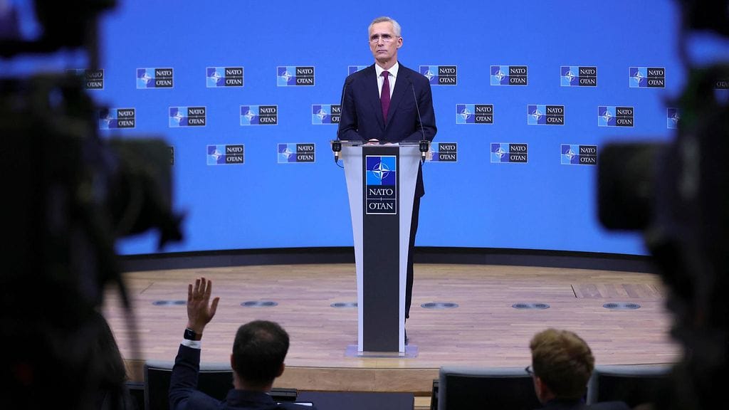 Naton pääsihteeri Jens Stoltenberg lehdistötilaisuudessa Naton päämajassa Brysselissä 4. huhtikuuta 2024. Kuvituskuva.