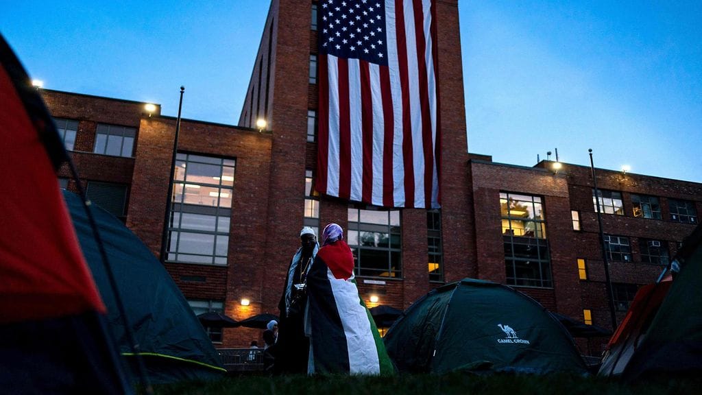 Israelin hallintoa vastustavia mielenosoittajia Washingtonin yliopistolla