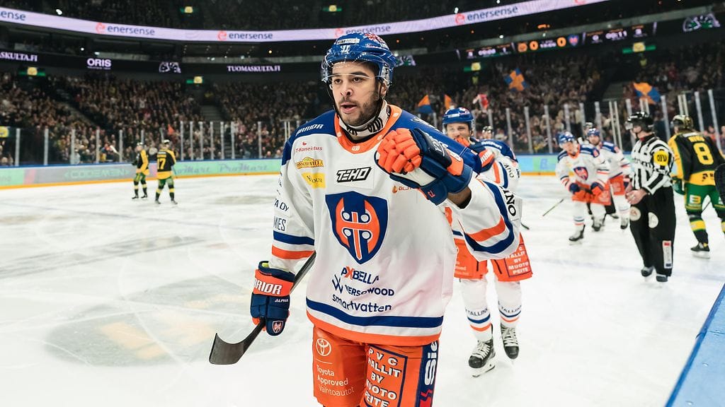 Nicholas Baptiste jatkaa uraansa KHL:ssä.