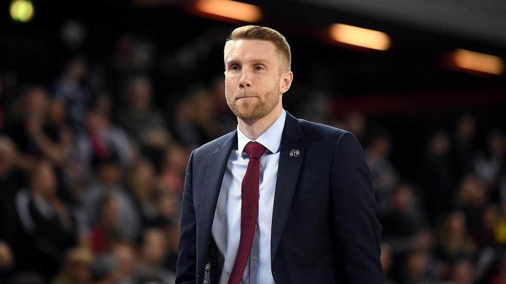 L'Equipen mukaan Tuomas Iisalo on kertonut NBA-siirrostaan Paris Basketballin pelaajille.