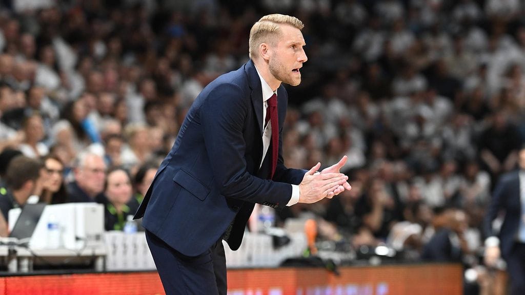 Tuomas Iisalo aloittaa joukkueensa kanssa tänään taistelun Ranskan mestaruudesta.