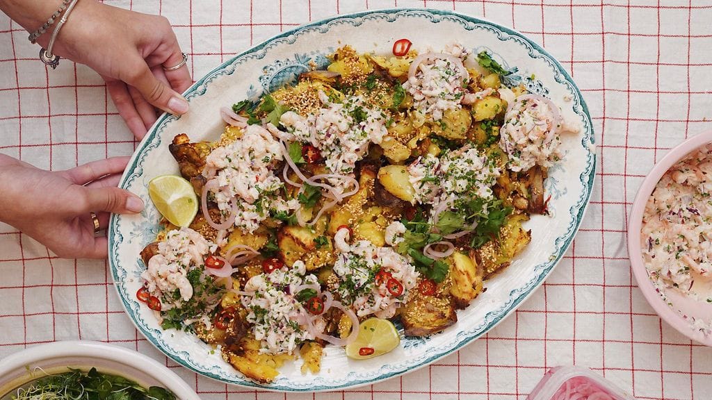 Bella Tablen Kia ja Petra valmistivat lyttypottuja ja skagenia MTV:n Viiden jälkeen -ohjelmassa.