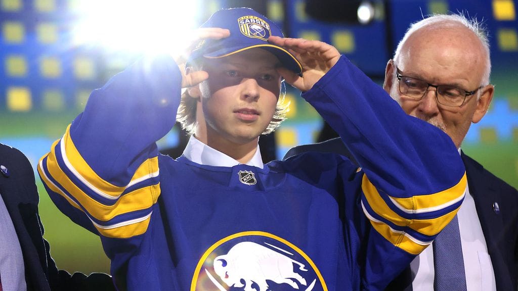 Konsta Helenius varattiin Buffalo Sabresiin NHL-draftin 14:ntenä pelaajana.