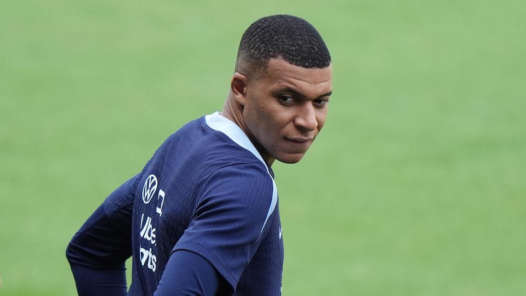 Kylian Mbappé joutui pilkan kohteeksi Belgian videolla.