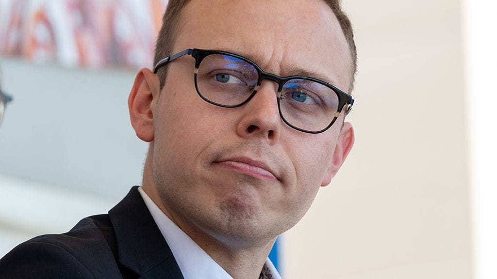 Työministeri Matias Marttisen (kok.) tiedotustilaisuus kiistellystä hankintalaista peruttiin yllättäen.