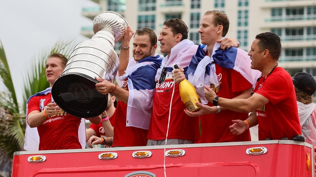 Aleksander Barkov tuo Stanley Cup -kannun Tampereelle keskiviikkona 31. heinäkuuta.