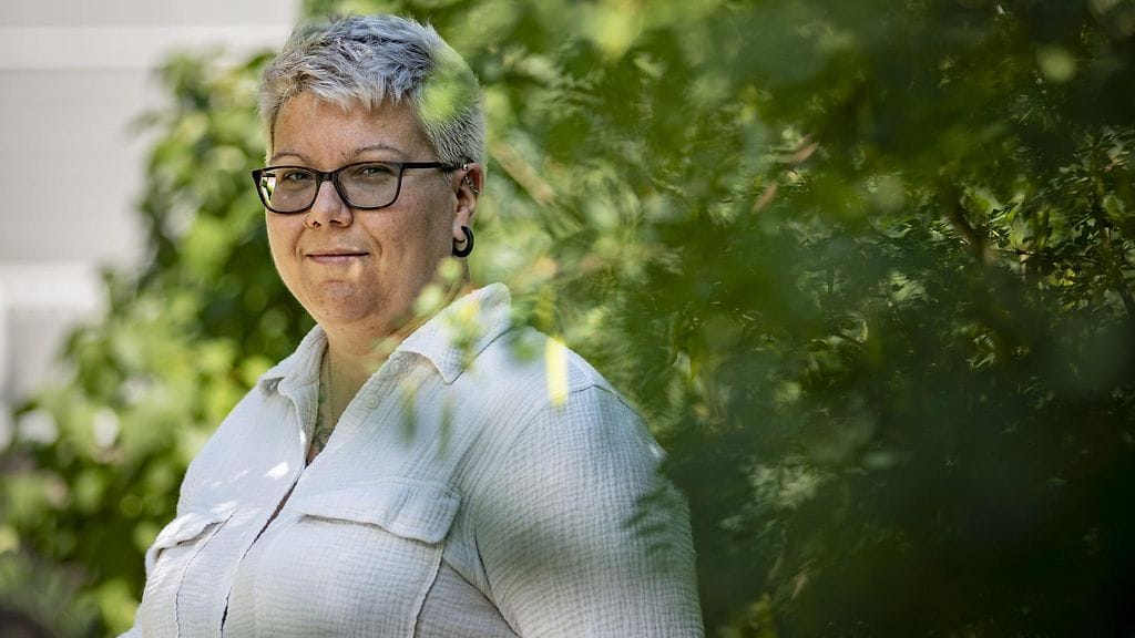 Äidin vakava masennus sai Alti Forthin pakenemaan tunteitaan ja uppoutumaan fantasiamaailmaan.